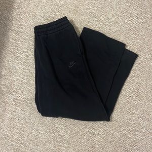 NIKE Sweatpants